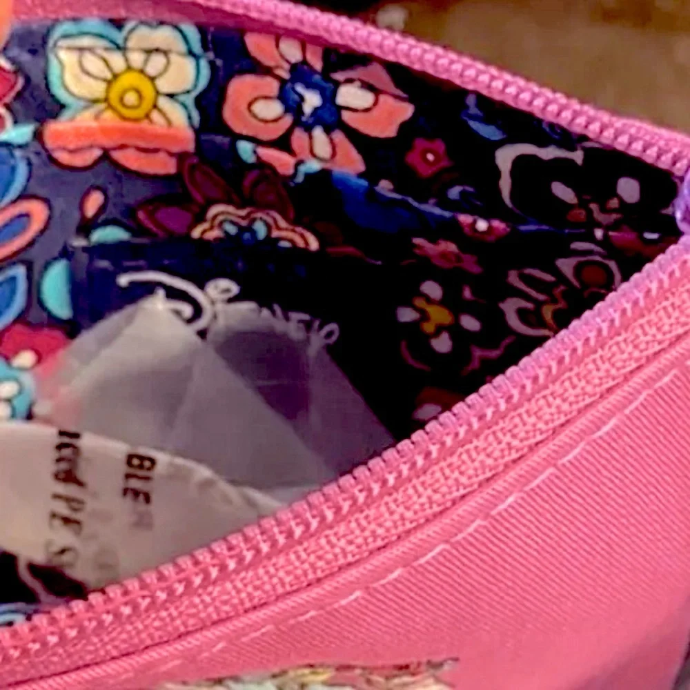 Vera Bradley Exclusive Daisy Duck Card Case - Picture 5 of 8